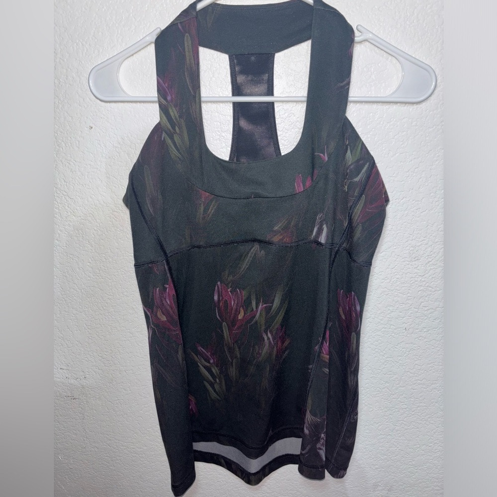 Lululemon top